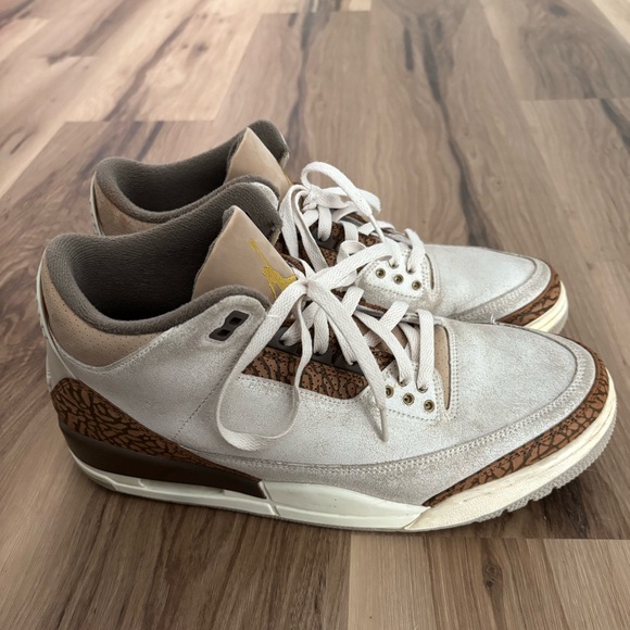 Jordan 3 Retro Mens 11 Low Palomino Brown Cream Suede Cracked Aged Look sneakers